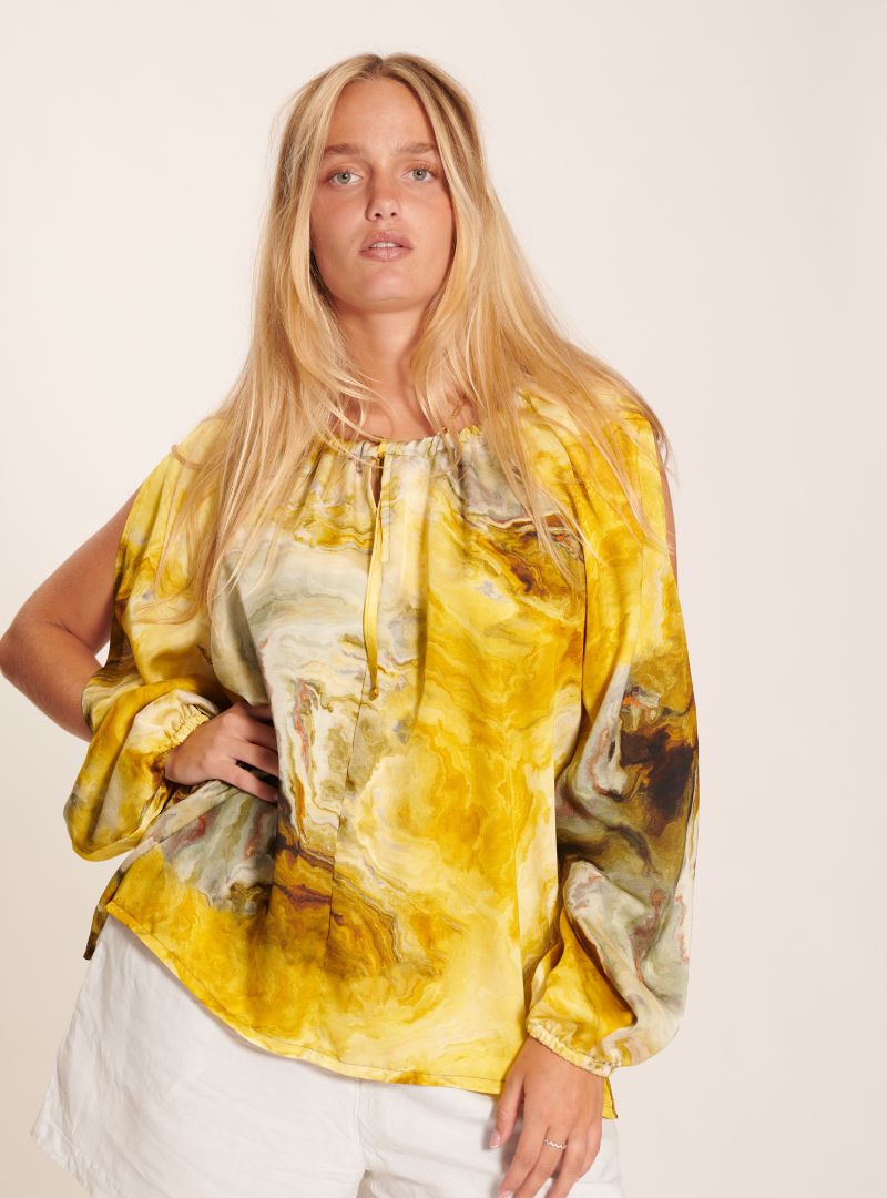 J2o apple & rasberry  fruit glass bottle-24x275ml